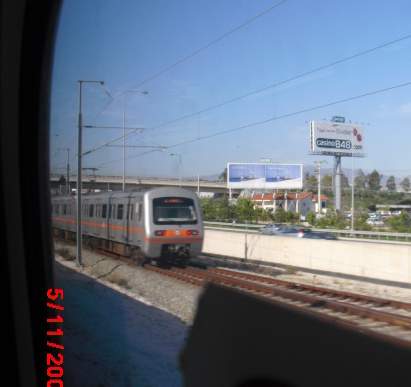 Zweisystemzug der Athener Metro M3